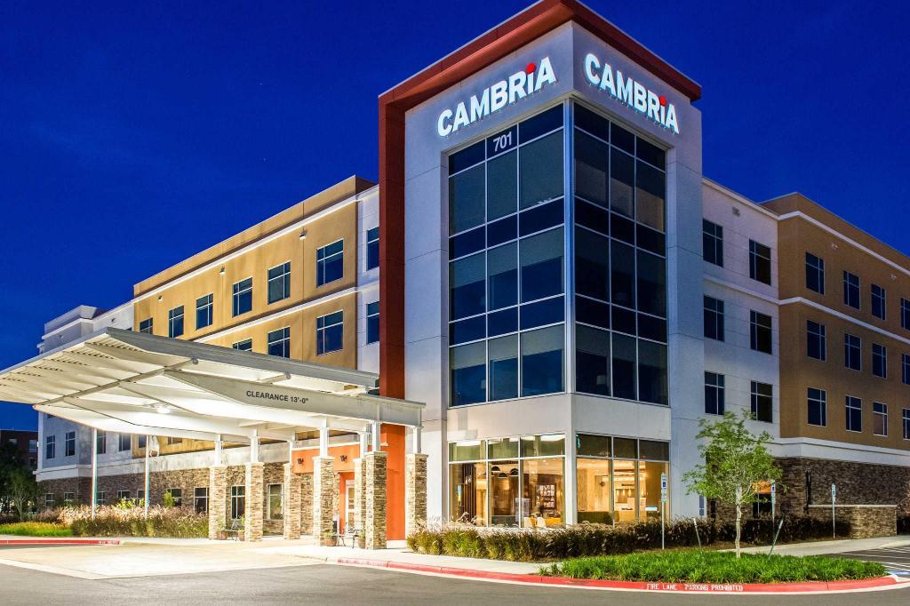 Wyndham Westfield Hotel Exterior photo